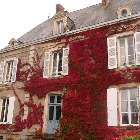 Le Logis Bed and Breakfast Les Pineaux Buitenkant foto
