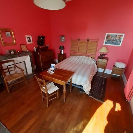 Le Logis Bed and Breakfast Les Pineaux Buitenkant foto