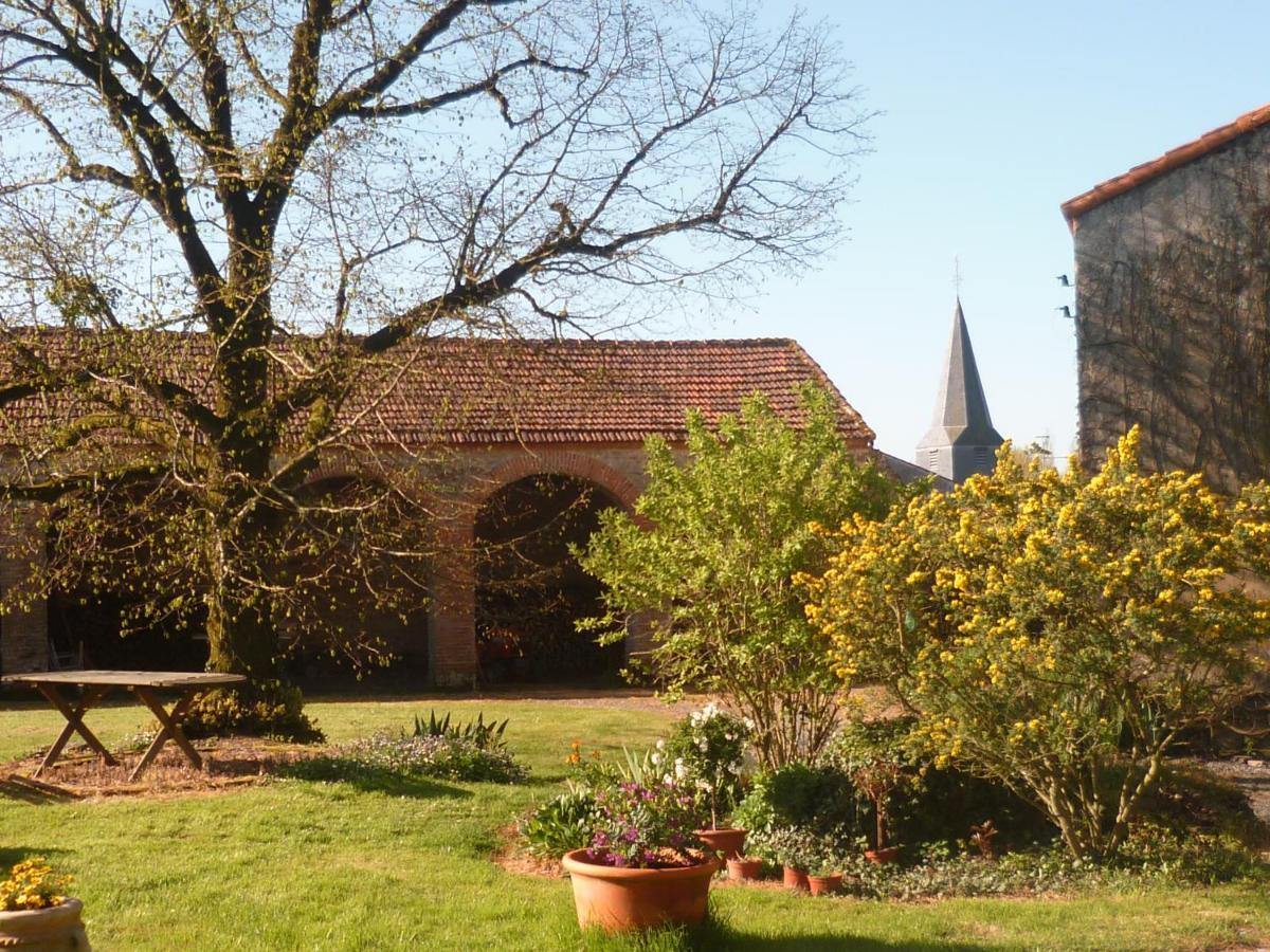 Le Logis Bed and Breakfast Les Pineaux Buitenkant foto