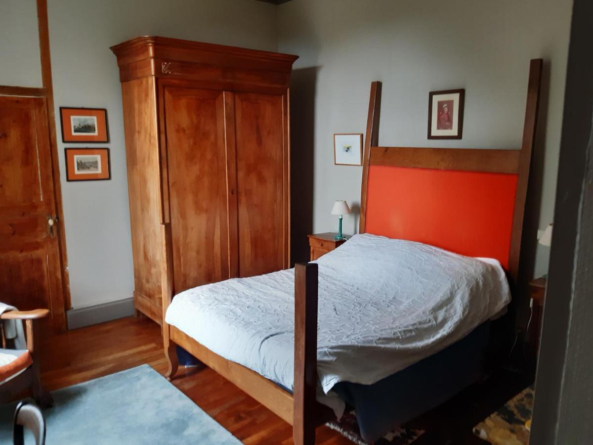 Le Logis Bed and Breakfast Les Pineaux Buitenkant foto