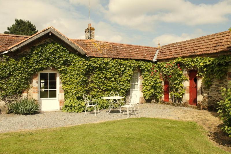 Le Logis Bed and Breakfast Les Pineaux Buitenkant foto