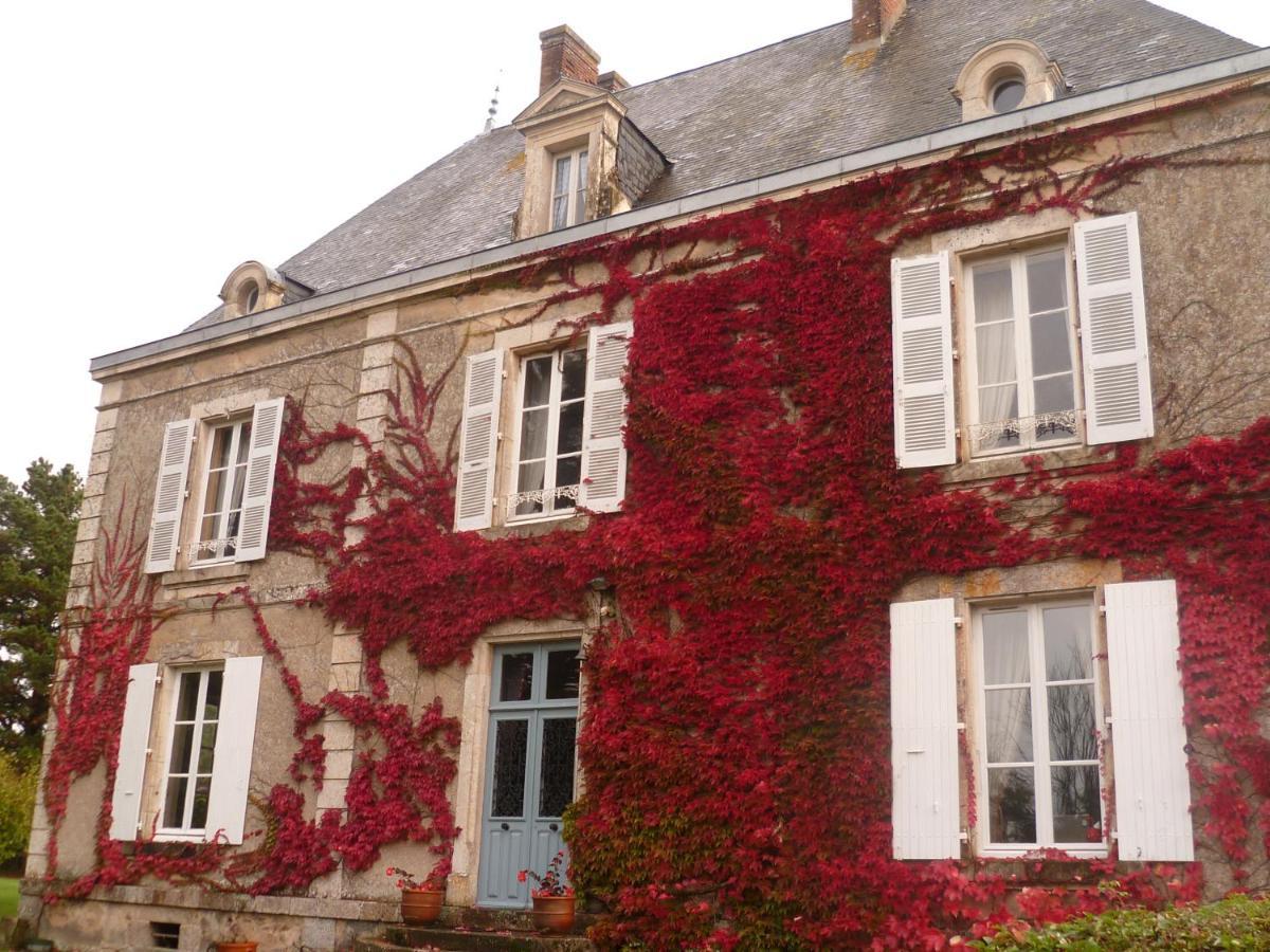 Le Logis Bed and Breakfast Les Pineaux Buitenkant foto