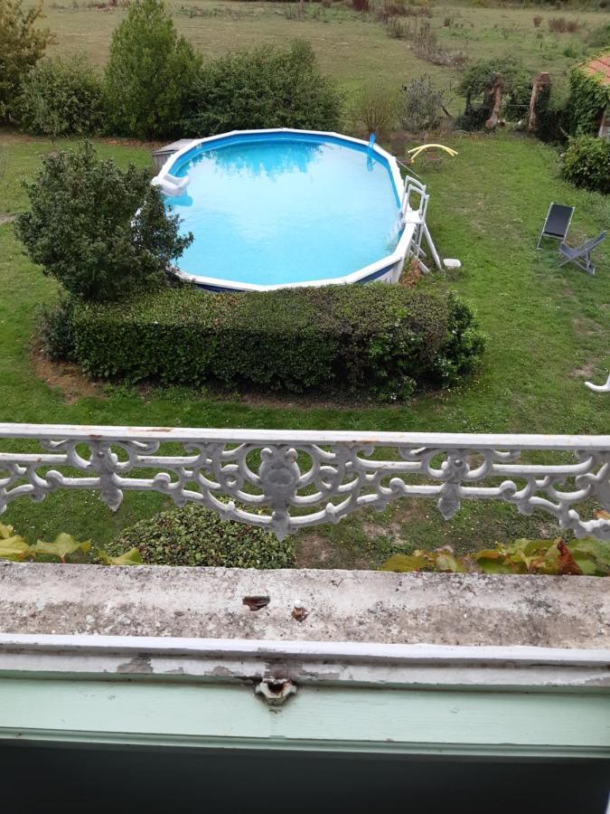 Le Logis Bed and Breakfast Les Pineaux Buitenkant foto