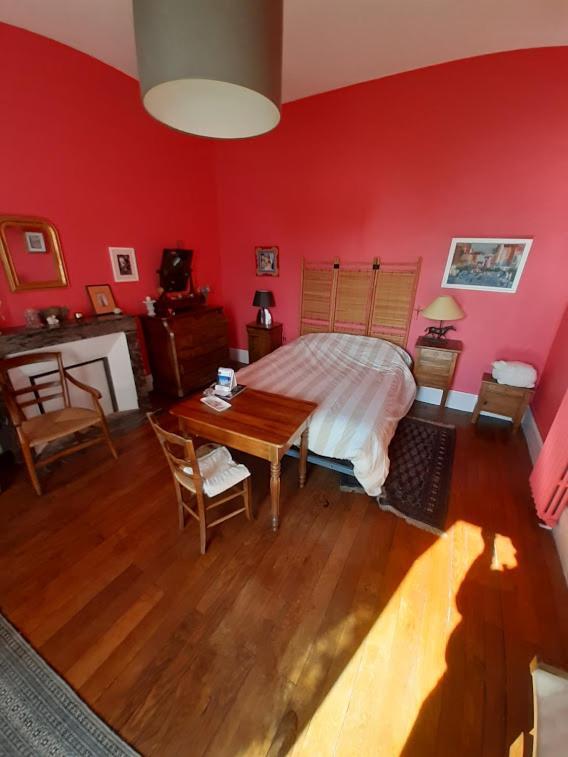 Le Logis Bed and Breakfast Les Pineaux Buitenkant foto